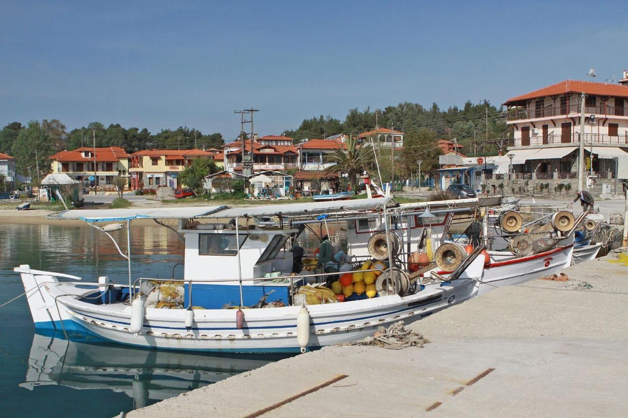 Acrothea Apartments Ormos Panagias Luaran gambar